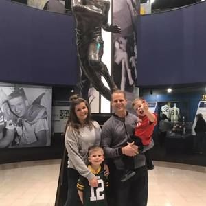 Meet your Posher, Candace